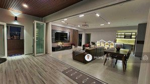 bán căn hộ garden plaza. dt: 150m2, 3pn full nt, lầu cao, view đẹp. giá 15,7 tỷ lh: 