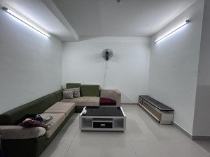 cho thuê căn hộ ở lock c1 chung cư belleza phạm hữu lầu