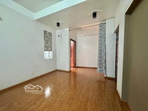 cho thuê nhà nguyên căn 4 tầng, phù hợp làm quán ăn, kinh doanh tạp hoá hoặc để ở