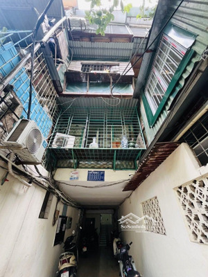 bán căn nhà ở a11 tập thể nghĩa tân, dt 31/75m2, giá 4.55 tỷ cầu giấy