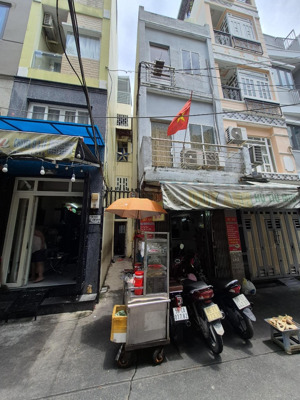 mặt tiền đường số q4- 4 tầng- 28m2 - 3pn- giá 4 tỷ nhỉnh