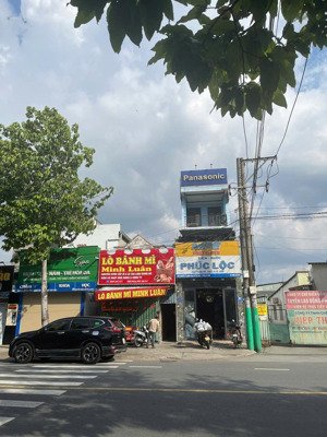 bán nhà mt nguyễn thị minh khai p di an - tphcm diện tích:105m2 giá 7.2 tỷ liên hệ 