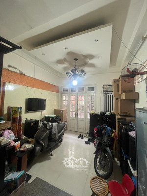 chính chủ bán nhà ngõ 73 hoàng ngân, thanh xuân 69m2 4tầng giá 12.38tỷ ngõ rộng 3m gần ô tô tránh