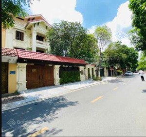 bán bt trung văn vinaconex 3, nam từ liêm. dt 217m2 x 4t. có hầm. giá 49,5 tỷ. lh: 