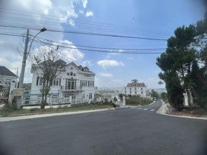 cho thuê khu khách sạn tiêu chuẩn 3 sao view cực đỉnh đường nguyễn hữu cảnh, đà lạt