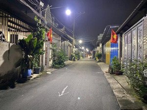 bán nhà gần chợ nhỏ tân hiệp - khu dân cư yên tĩnh