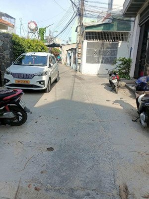 bán nhà gác lửng ngang 7 dt 84,5m- đường ôtô- giá 2,8tỷ- hoà trung - vĩnh hoà