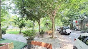 Bán biệt thự LK lô góc view công viên KĐT Foresa Xuân Phương. DT 140m x 4 tầng, mt 20m. Giá 30 tỷ