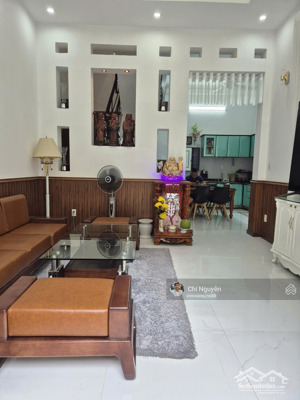 chỉ 8.5 tỷ tl, hẻm 2 xe tải tránh 7m, trệt 2 lầu st, 4 pn, 4wc, gần cc bàu cát 2, phường 10