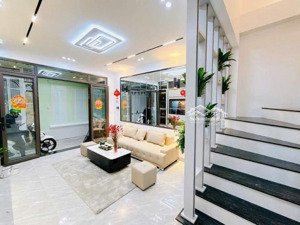 bán nhà riêng cầu giấy - xuân thuỷ - 39m2 - 4 tầng - ba gác đỗ cửa - giá 10.6 tỷ