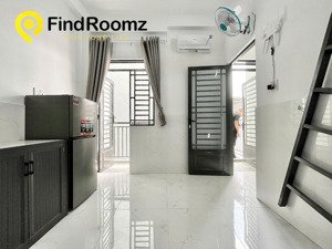 cuối tháng trống lại 1p duplex (máy lạnh) ban công gần chợ thạch đà