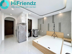 ra mắt căn hộ ban công lớn - tone trắng - full nội thất mới có máy giặt riêng