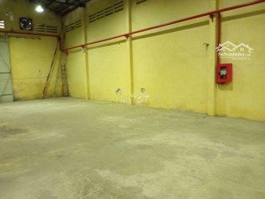 kho 2500m khu vực quận 7, quận 8 nhận lưu giữ hàng hoá