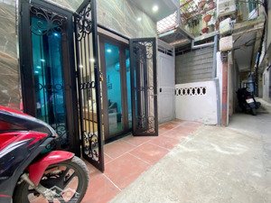 nhà hiếm khương trung, 2 tầng, dt 50m2, mt 4.2m, ngõ thẳng tắp, cách phố chỉ vài nhà. giá 6.35 tỷ