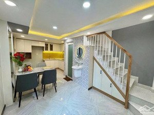 nhà mới đẹp - full nội thất - huỳnh văn bánh - 3x7m - 2pn 2wc - gọi ngay xem nhà