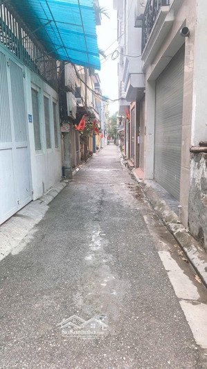 ai tìm nhà sát đường lh e ngay căn nhà đẹp cổ bi chỉ sau 1 nhà mặt đường - 45m2 xây 3t oto đỗ cửa