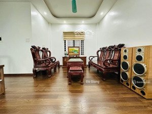 nhà đẹp võ chí công, ngõ 3m, gần oto, lô góc, dân xây, ở luôn, full nội thất 40.8m*5t