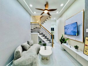 nhà 1 trệt 1 lầu 2 phòng ngủ đường lê văn khương chỉ 839 triệu