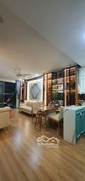 chính chủ bán căn hiếm nhất thị trường. tầng trung. 74m2. 2pn-2vs. full nội thất ban công tb.