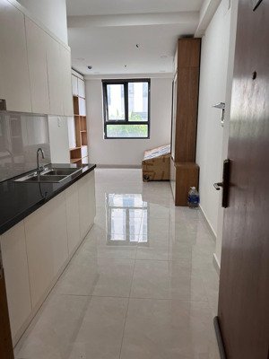 chính chủ gửi bán căn hộ 54,64m2, giá 1,950 tỷ tầng trung, view đẹp chung cư sài gòn intela