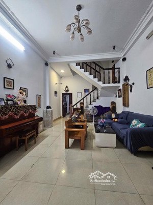 bán nhà đẹp vô ở ngay,đầy đủ công năng.nhà ngay khu vip bàu cát.