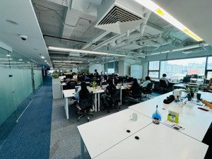 cần bán mặt sàn kinh doanh văn phòng trung tâm quận cầu giấy. diện tích 1.400m2