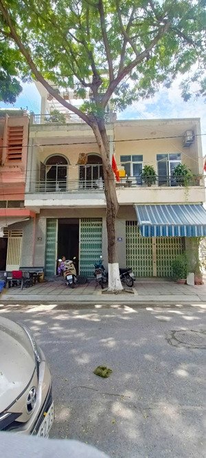 bán nhà 3 tầng mặt tiền đường huỳnh tịnh của, nha trang