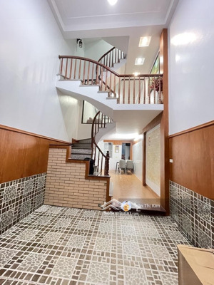 nhõn 5,9 tỷ- dt 32m 6 tầng- hoa hậu ngõ 99 định công hạ, nhà dân xây chắc chắn, ngõ thông tứ tung