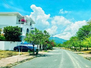 cần ra hàng một số lô biệt thự kđt ven sông tắc, vị trí đẹp, giá tốt 27triệu/m2