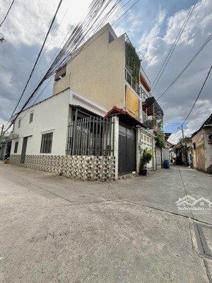 cần bán gấp nhà hxh trần thị trọng p.15 q.tân bình ngay khúc giao hoàng bật đạt.