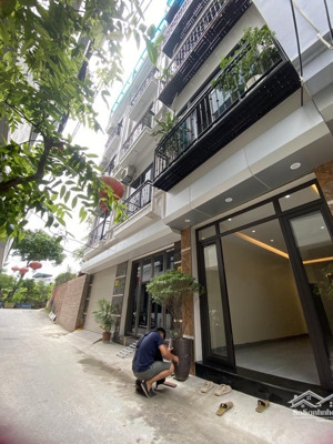 cực phẩm 5t thang máy + full nội thất 9.8 tỷ, ô tô 7 chỗ đỗ cửa, ngõ thông làng lụa vạn phúc