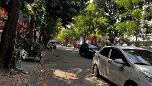 bán nhà mặt phố nguyễn thị định, kinh doanh, dt 110m2, mt 8m, giá 88 tỷ.