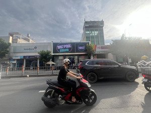 ngộp bank giảm 20 tỷ, mặt tiền dương bá trạc, phường 2, q.8. 7.5x52m, cn:400m2 giá còn 70 tỷ