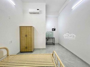 phòng trọ cho hai người diện tích 18 m2 gần đại học fpt, vku, y dược mới xây xong đầu tháng 9/2025.