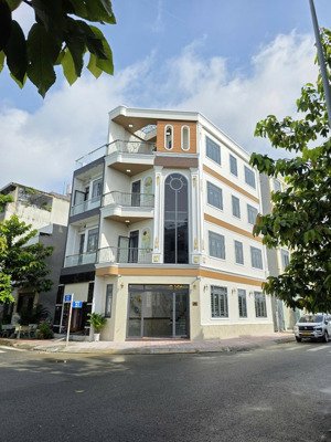 bán nhà hoàn công 4 tầng full nội thất 2 mặt tiền, gần làng đại học quốc gia, p.bình an, tp.dĩ an