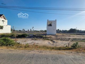 147m² đất ở. mặt tiền ql 702a cách biển hòn đỏ chỉ 3km