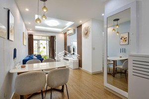 cho thuê căn hộ chung cư sky garden có sân vườn rộng giá 22 triệu