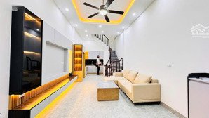 bán nhà 5 tầng, gần ngã tư sở, ngõ nông. ô tô đỗ cách nhà chỉ 100m. sổ vuông đẹp. giá chỉ 6.x tỷ