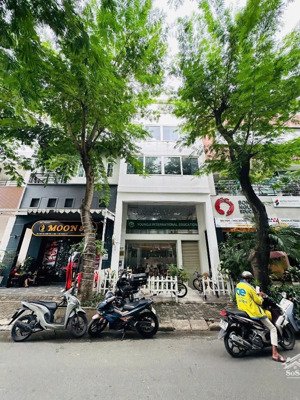 bán nhà mặt phố 5 tầng hưng phước, cn 111m2, giá ưu đãi, hàng hiếm tại phú mỹ hưng. lh 