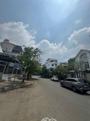 thảo điền chỉ 15.9 tỷ. đất xây cụm kế đường quốc hương, đường số 47. dt(6.5x21m). ctxd: hầm 6 tầng.