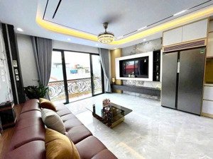 phố xốm, gần đại học đại nam, điện lực, 42m2 x 5t thang máy, ô tô đỗ cửa, giá đầu tư