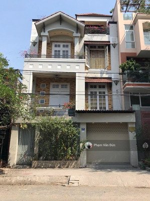 cho thuê mặt tiền đường số 10 . 3 lầu 8 phòng . kinh dianh . văn phòng . công ty . ...33tr /tháng