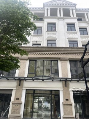 cho thuê shophouse 5 tầng, dt: 150m2. hoàn thiện mới 100%. giá: 20tr/th
