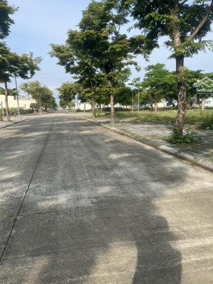 bán 150m2 đất hòa liên- gần khu công nghệ cao-giá 2,45 tỷ- đất rộng thoáng