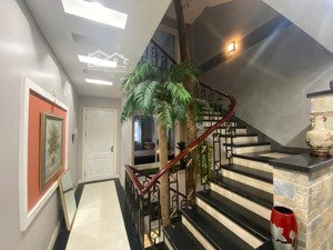 cho thuê nhà phố huy du, nhà 2 mặt tiền siêu đẹp, dt 110m2, 5 tầng, 8 phòng: du học, nhà nghỉ, vp..