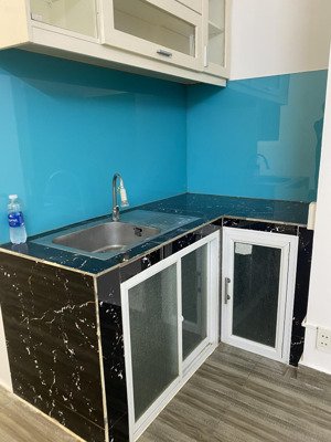 cần cho thuê nhà nguyên căn hẻm hơn 4m nguyễn trãi, quận 1