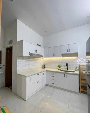 nhà ngang 4,5m sát mt nguyễn tiểu la, phường 8, quận 10