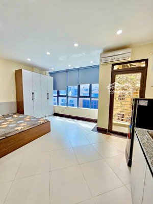 cho thuê phòng 30m2 ban công thoáng, full đồ tại hoàng quốc việt - cầu giấy