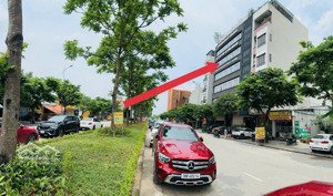 cc bán tòa văn phòng mặt đường 40m lê quang đạo có thang máy, đang cho thuê 150tr/tháng