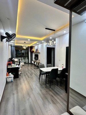 bán căn 2n2vs vov mễ trì, nội thất đẹp, bc đn, giá 5ty5. lhe 